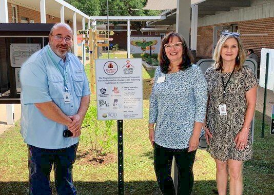 Stapleton School earns Alabama Outdoor Classroom, National Wildlife Federation Schoolyard Habitat certification